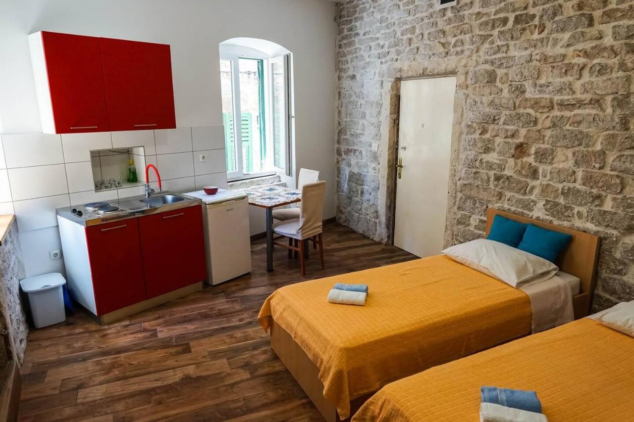 Studio Apartment In The Old City Of Šibenik Eksteriør billede