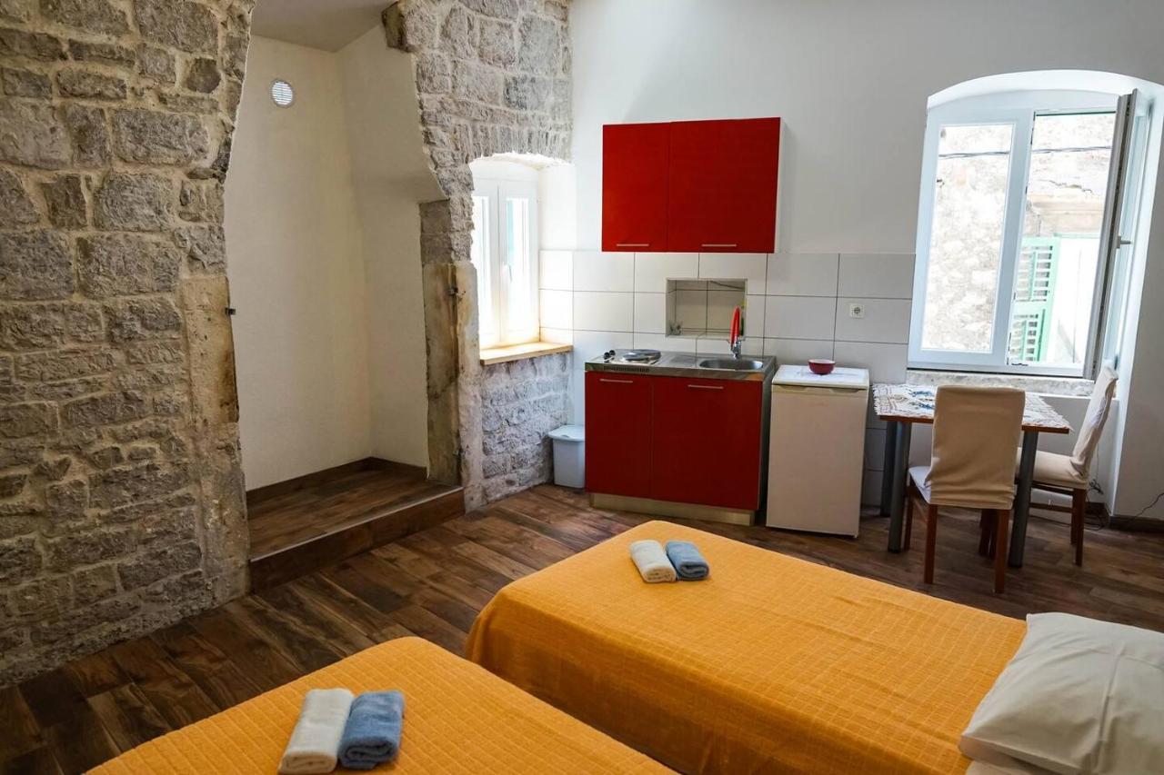 Studio Apartment In The Old City Of Šibenik Eksteriør billede